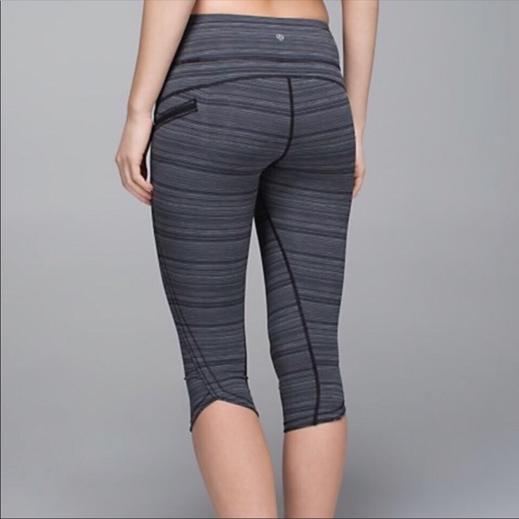 Lululemon Run Top Speed Crop Cyber Stripe Coal Blk - Picture 1 of 7